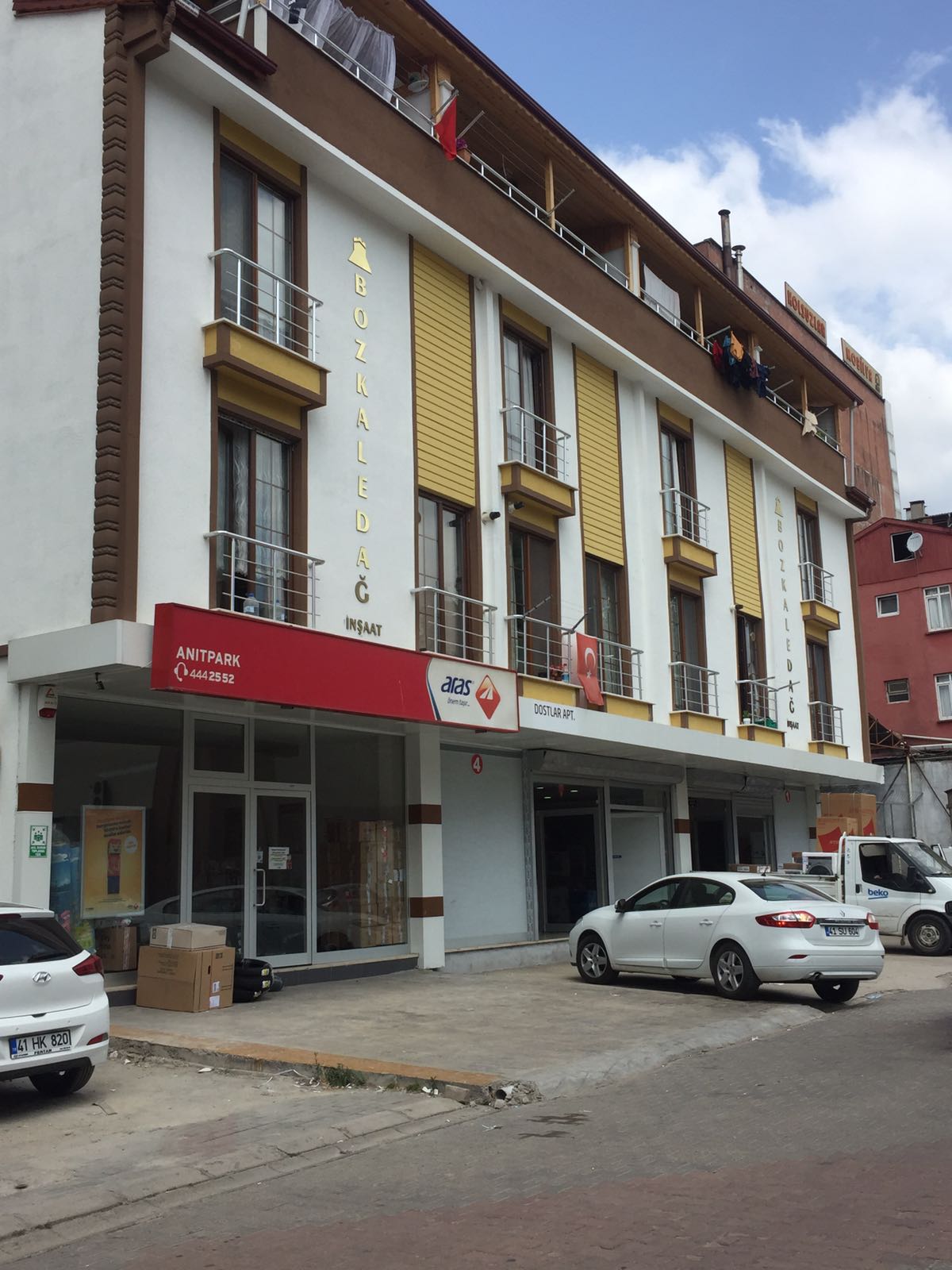 BOZKALEDA DOSTLAR APT. PROJES